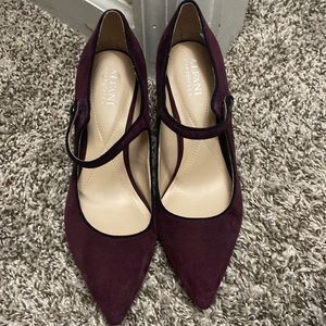 Alfani beautiful wine heels.